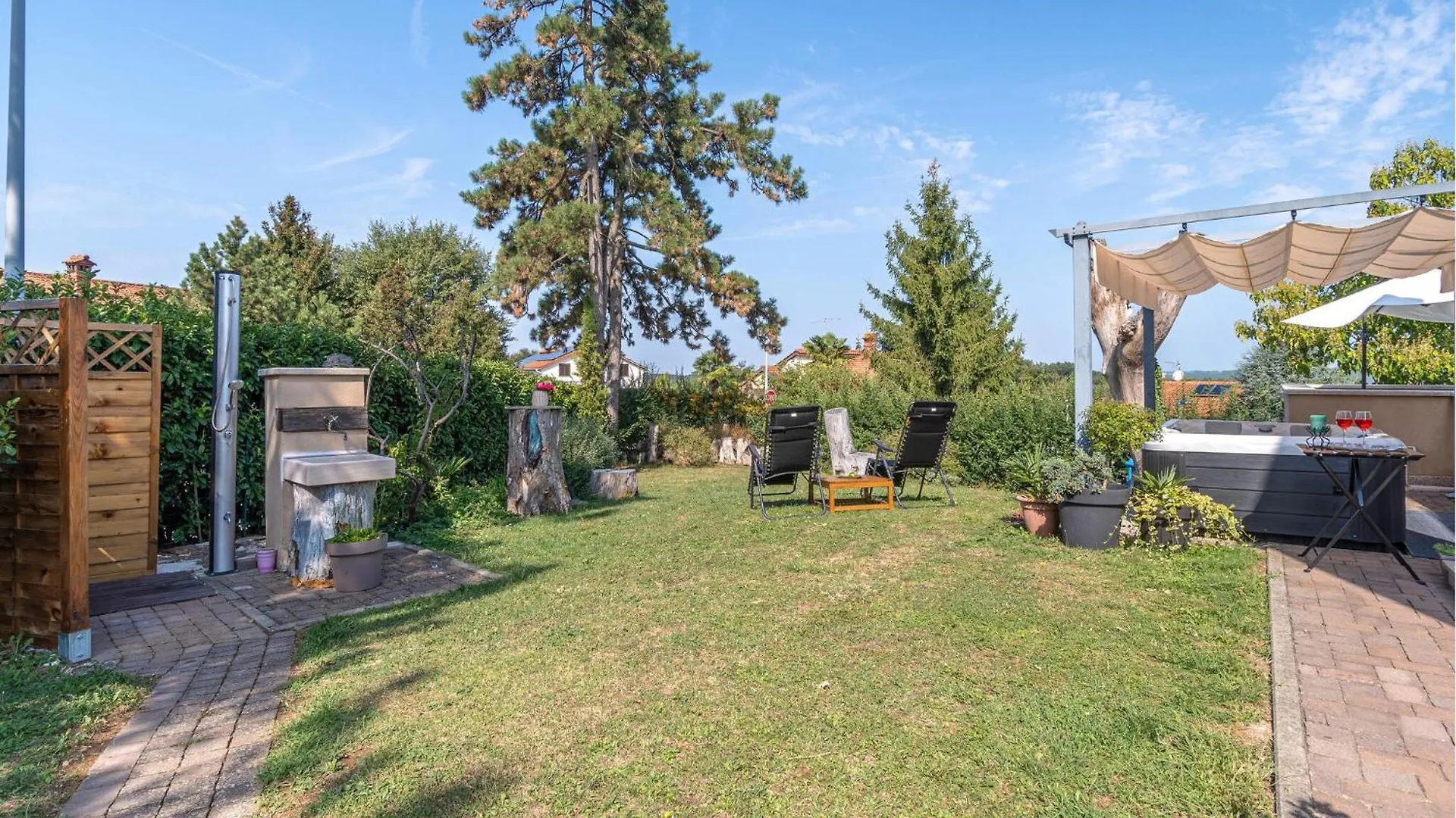 Cozy Home In Pazin With Jacuzzi Casa de Férias